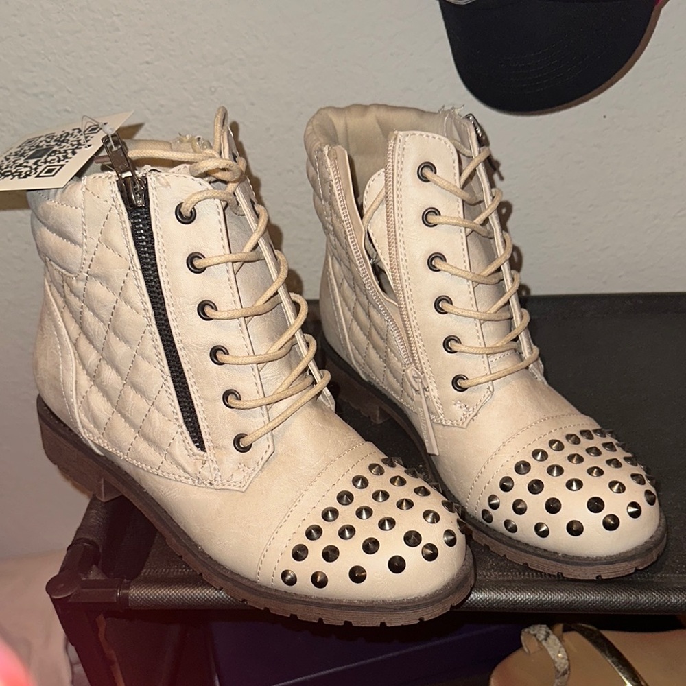 Cream Combat Boots with Studded Toe and 2 zipper storage pockets